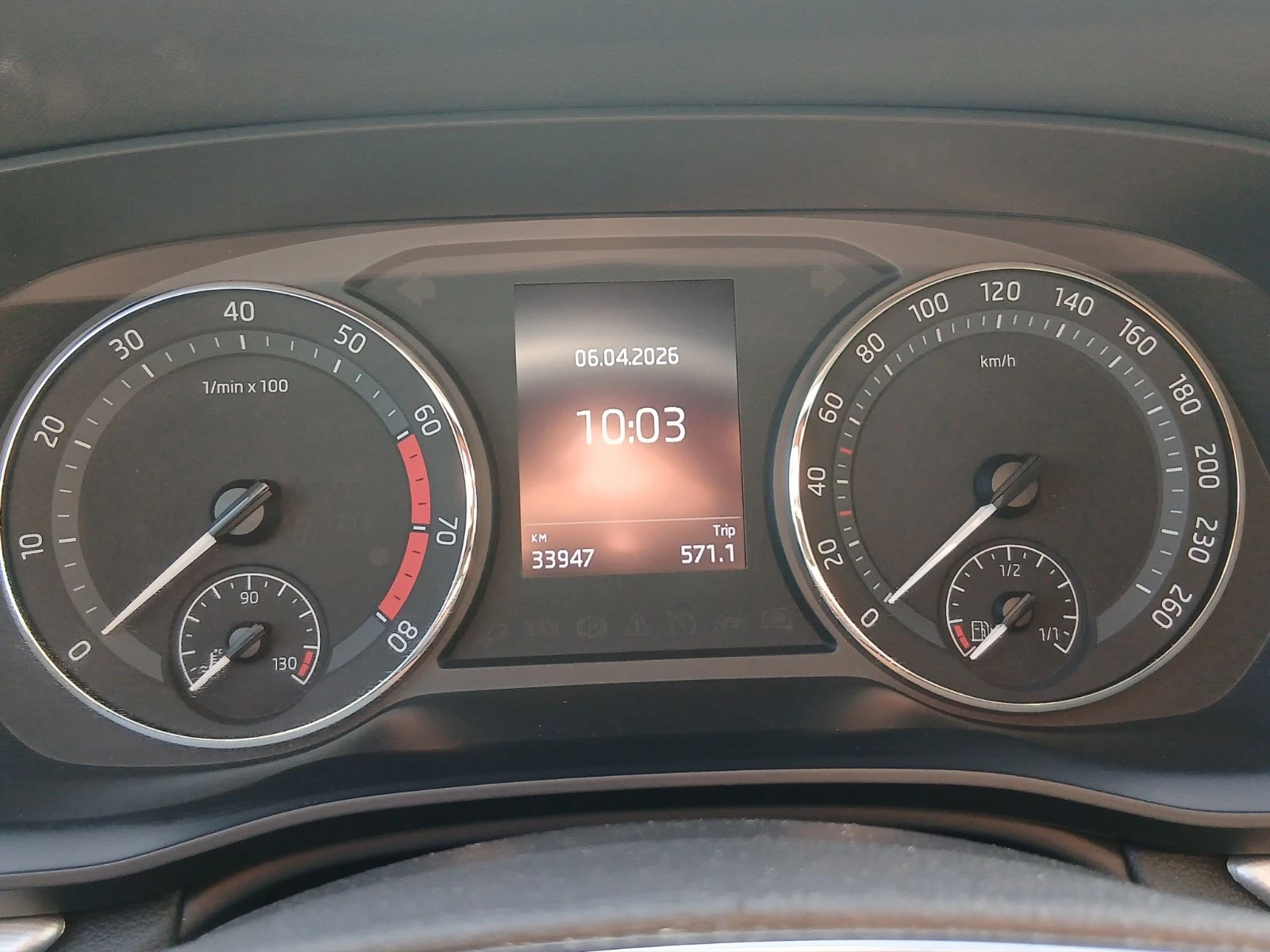 Skoda Octavia 1.5 TSI Ambition, снимка 11 - Автомобили и джипове - 54111990