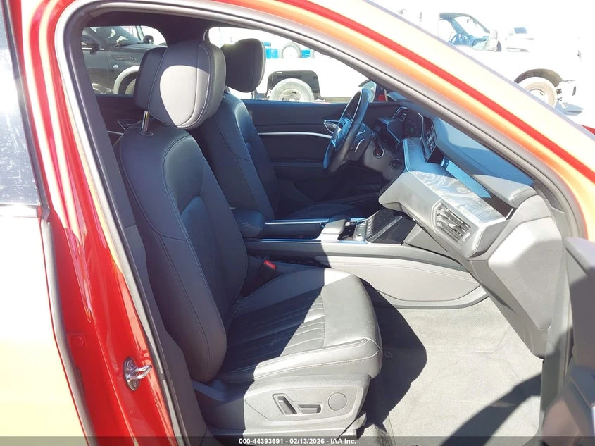 Audi E-Tron Premium Quattro, снимка 5 - Автомобили и джипове - 54141636