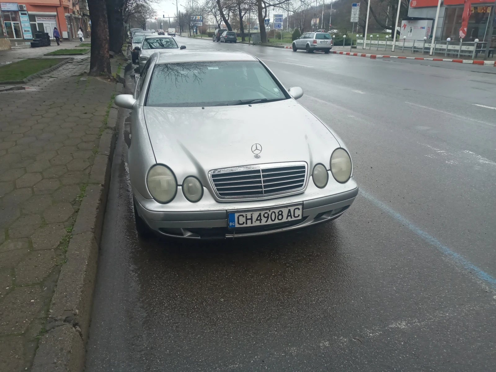 Mercedes-Benz CLK 200, снимка 2 - Автомобили и джипове - 54234946