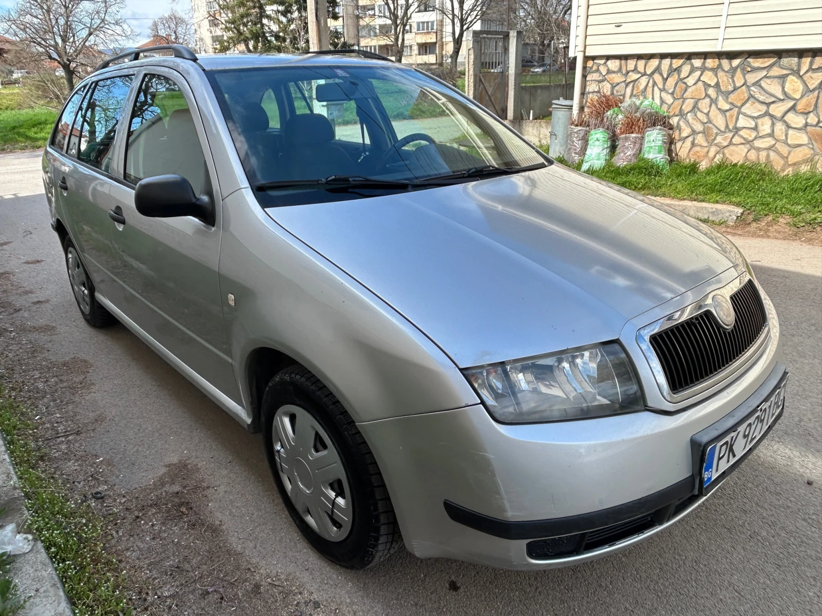 Skoda Fabia 1.2HTP, снимка 2 - Автомобили и джипове - 54323927