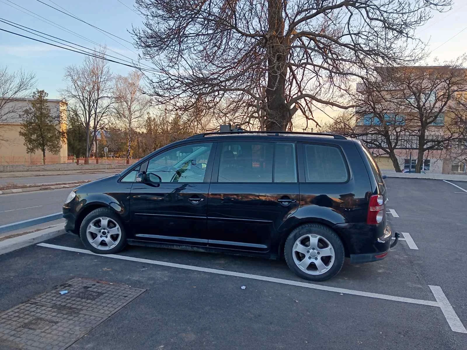 VW Touran 1.4 TSI 6 скорости, снимка 5 - Автомобили и джипове - 54347381