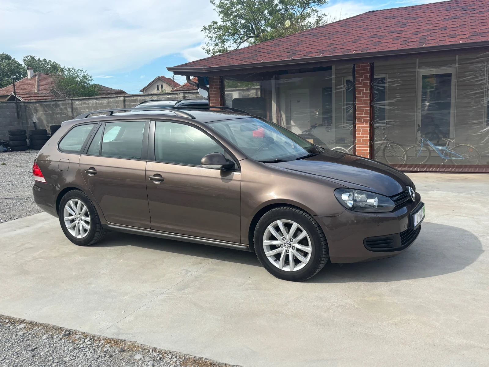 VW Golf 1.6TDI-105 , снимка 2 - Автомобили и джипове - 54525900