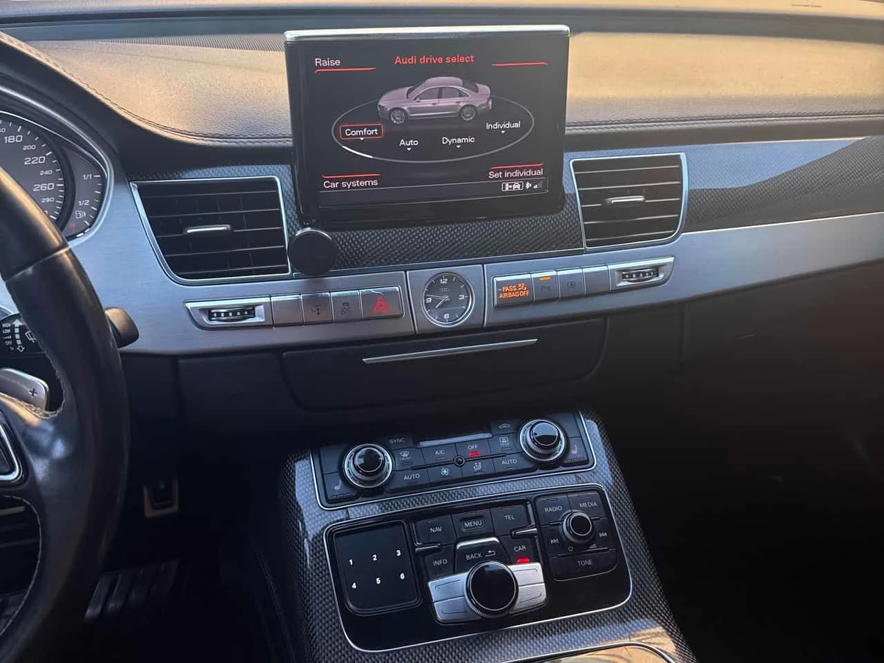 Audi S8 QUATTRO * ДИСТРОНИК* BOSE* ПОДГРЕВИ* КАМЕРА* , снимка 9 - Автомобили и джипове - 54813348