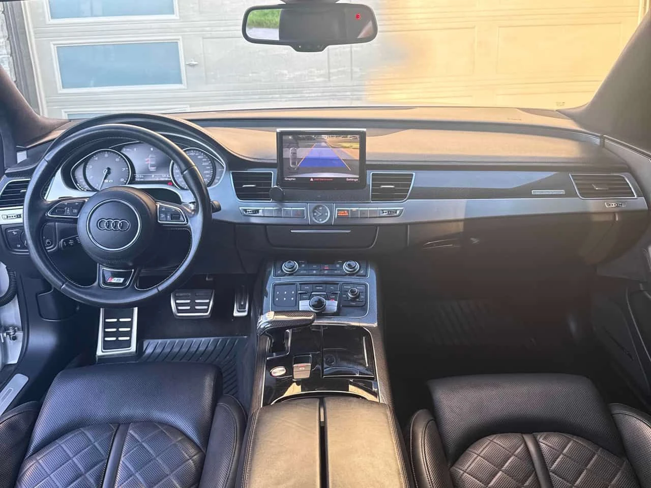 Audi S8 QUATTRO * ДИСТРОНИК* BOSE* ПОДГРЕВИ* КАМЕРА* , снимка 13 - Автомобили и джипове - 54813348