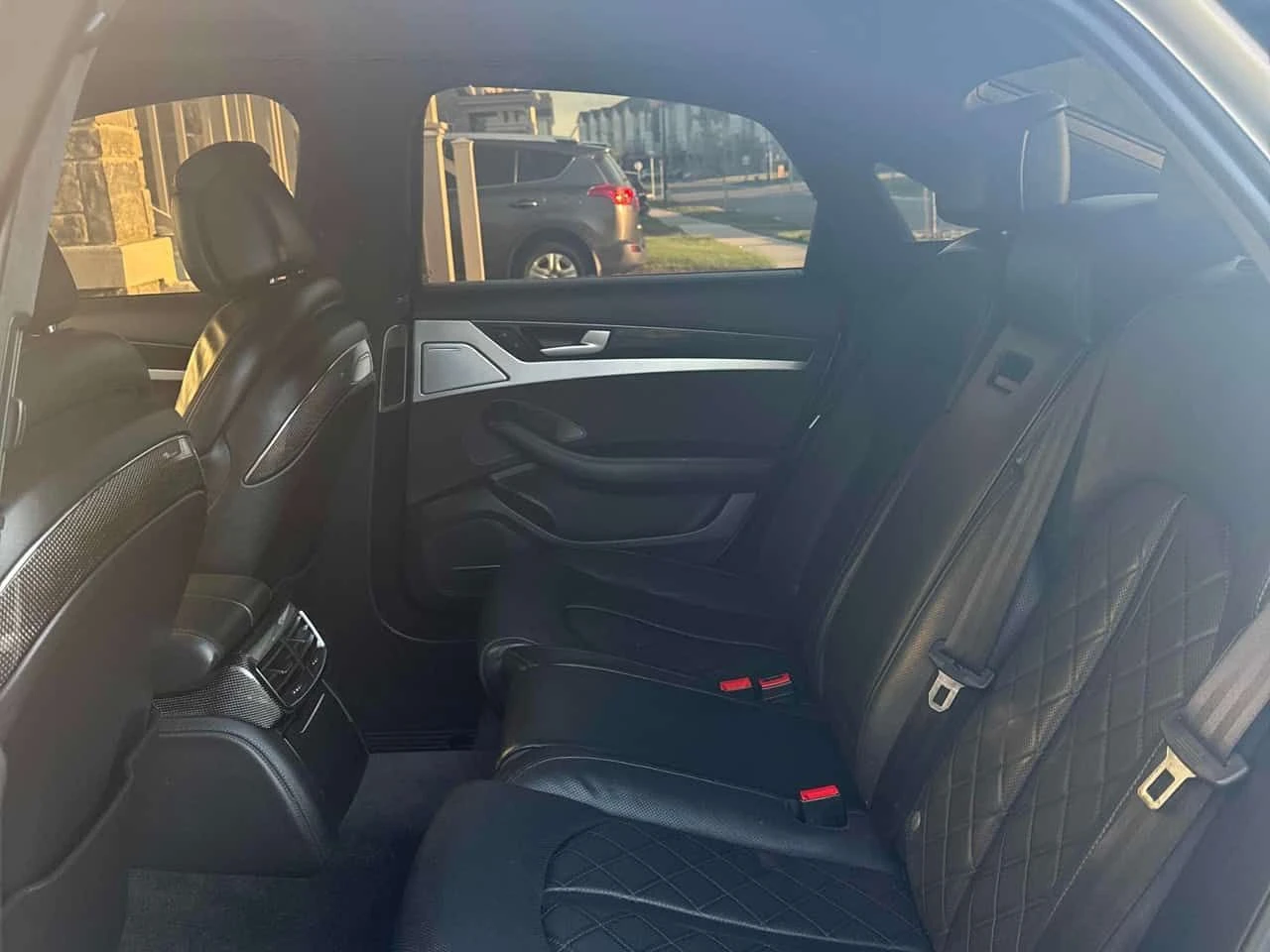 Audi S8 QUATTRO * ДИСТРОНИК* BOSE* ПОДГРЕВИ* КАМЕРА* , снимка 14 - Автомобили и джипове - 54813348