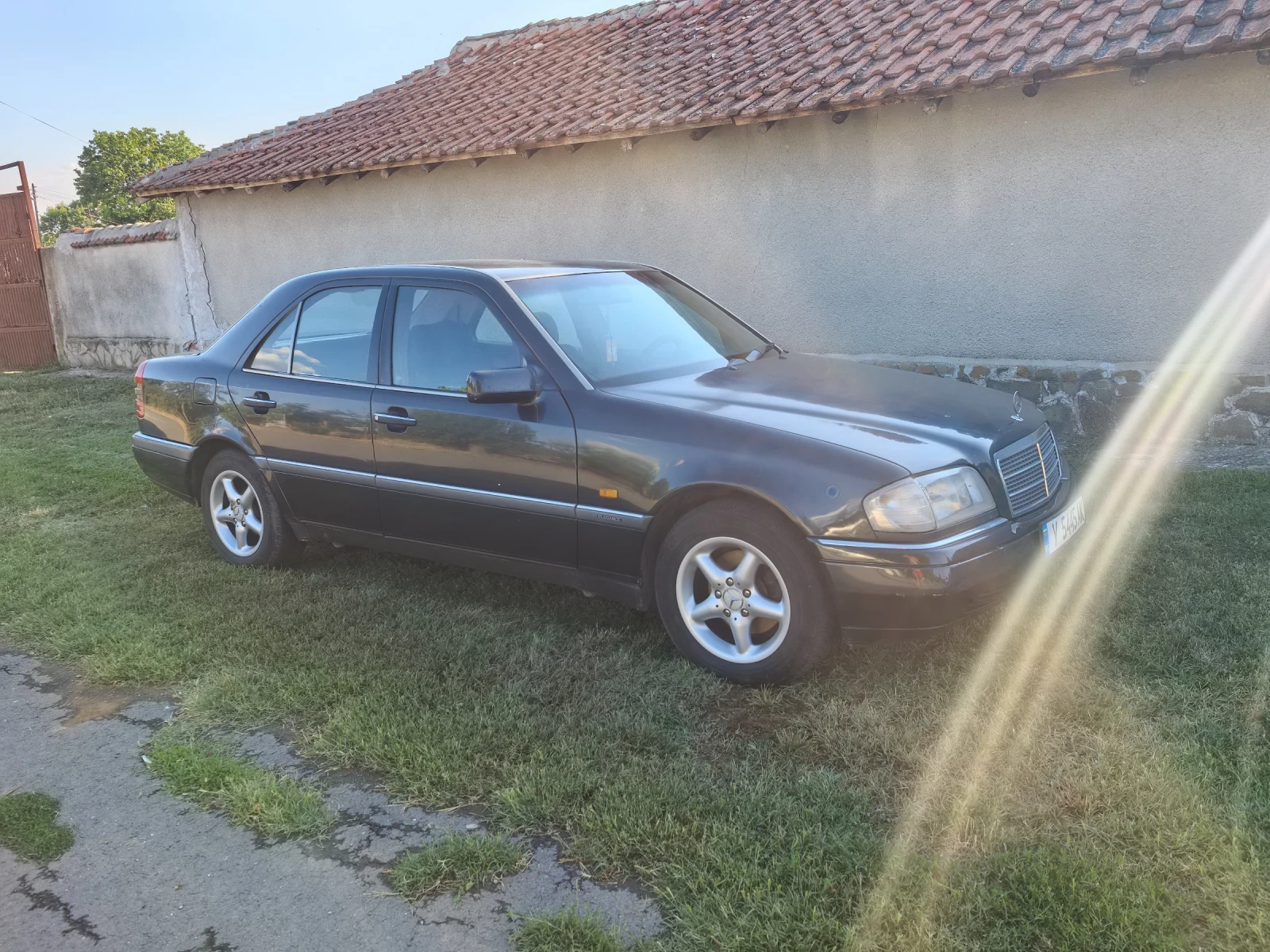 Mercedes-Benz C 180, снимка 3 - Автомобили и джипове - 55303432