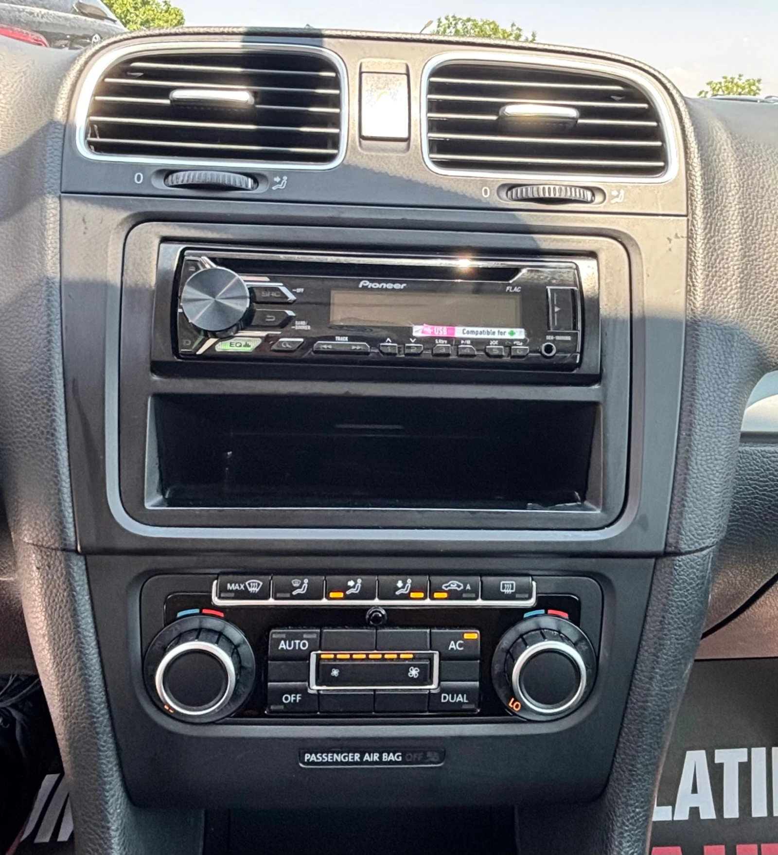 VW Golf 1.6TDI/ЕВРО 5/КЛИМАТОРНИК/TOP, снимка 14 - Автомобили и джипове - 55329619