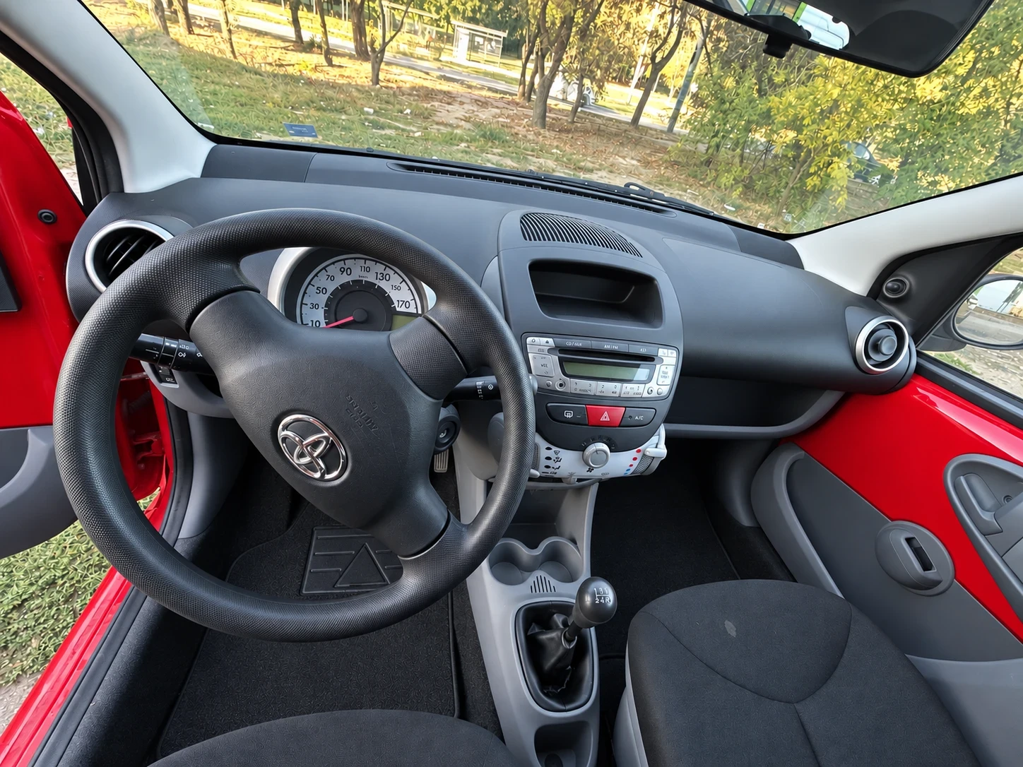 Toyota Aygo, снимка 11 - Автомобили и джипове - 56738254