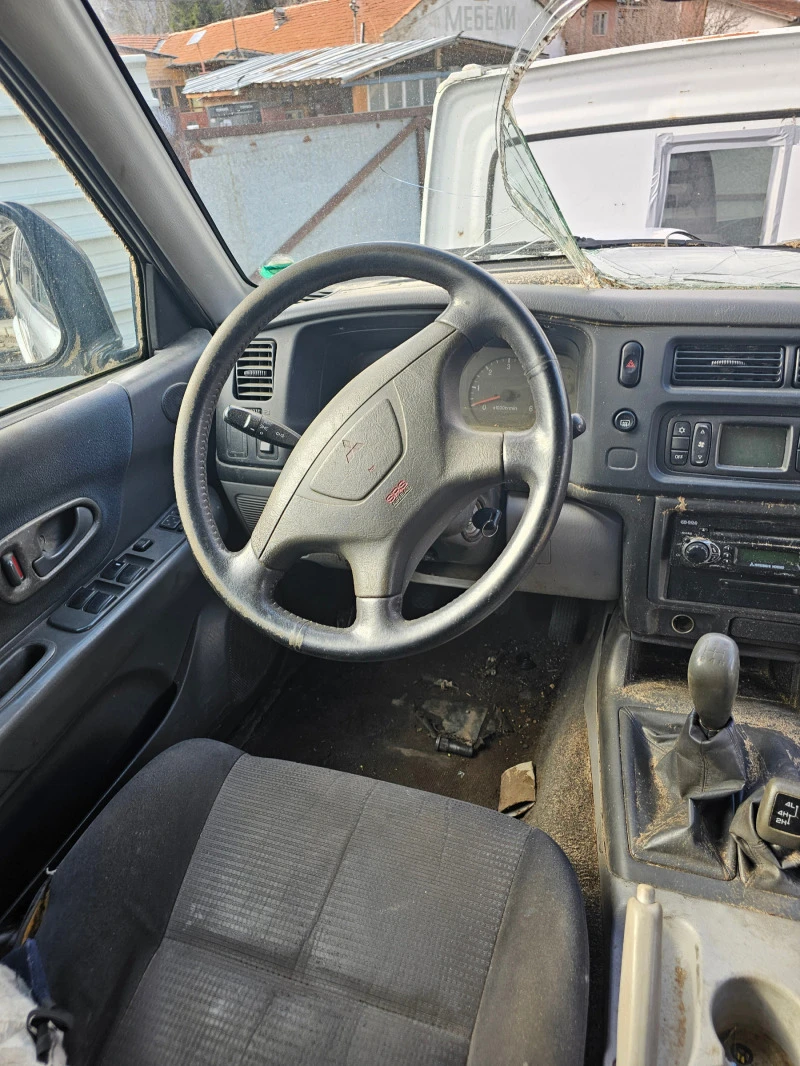 Mitsubishi Pajero sport 2.5 TD, снимка 11 - Автомобили и джипове - 44670374