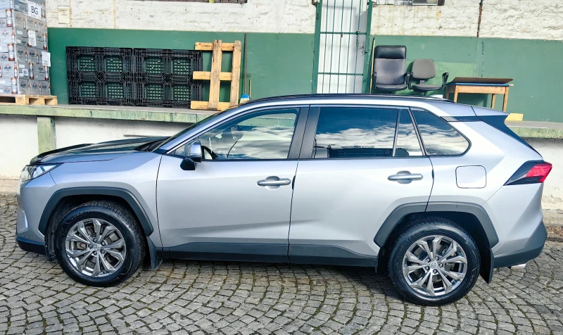 Toyota Rav4, снимка 2 - Автомобили и джипове - 47457815