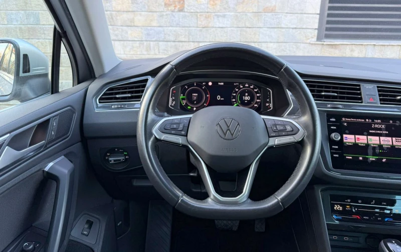VW Tiguan 2.0 TDI 71000км. Automatic_DSG Digital_Cockpit, снимка 9 - Автомобили и джипове - 52902867