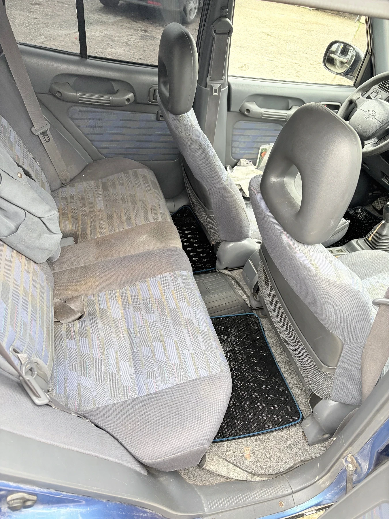 Toyota Rav4 2.0 - изображение 8