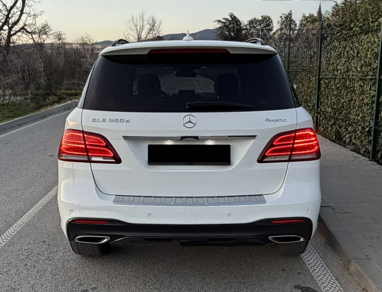 Mercedes-Benz GLE 350 * FULL* AMG пакет* Panorama* , снимка 2 - Автомобили и джипове - 53870101