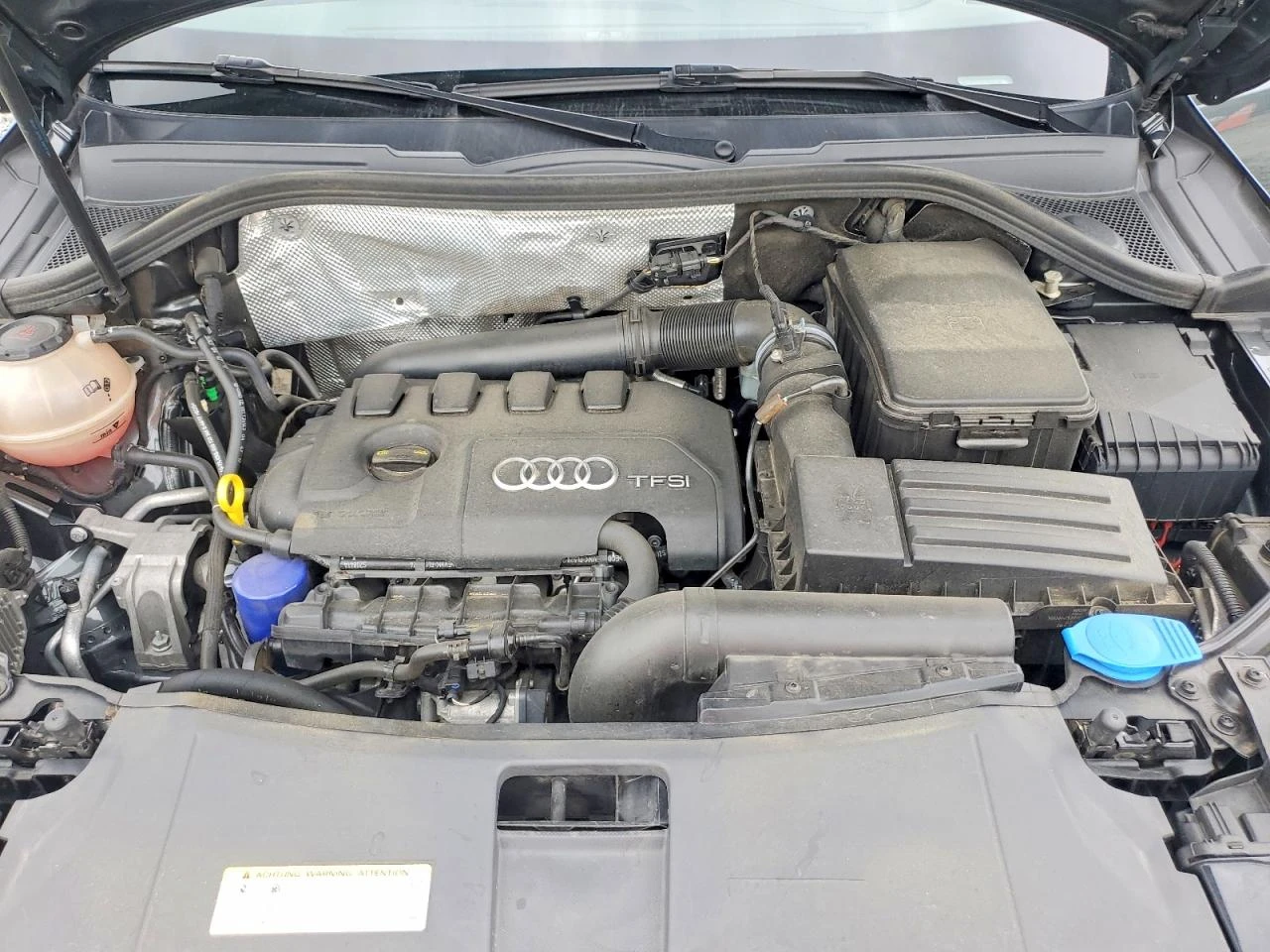Audi Q3 2.0l Premium, снимка 12 - Автомобили и джипове - 55093924