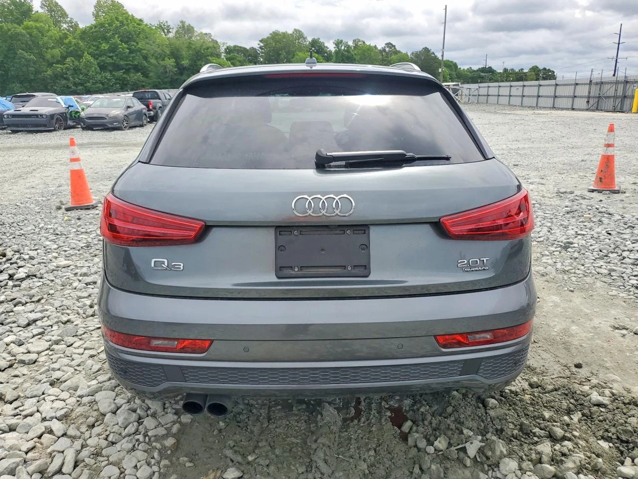 Audi Q3 2.0l Premium, снимка 6 - Автомобили и джипове - 55093924