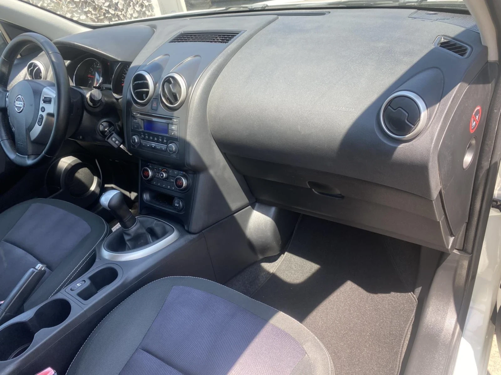 Nissan Qashqai 1.6i Фабрична ГАЗ , снимка 9 - Автомобили и джипове - 55351419