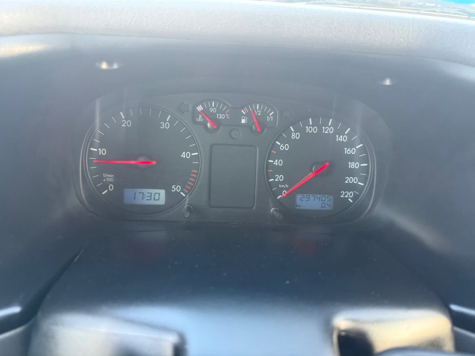 VW Transporter 2.5TDI, снимка 14 - Бусове и автобуси - 53739402