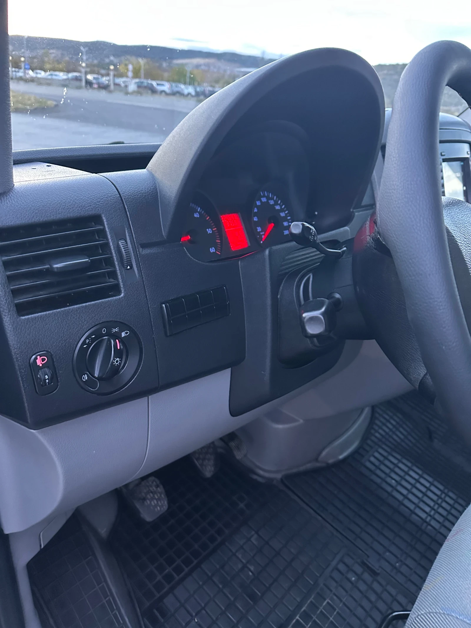 VW Crafter 2.5 TDI 136 к.с., снимка 11 - Бусове и автобуси - 56712908