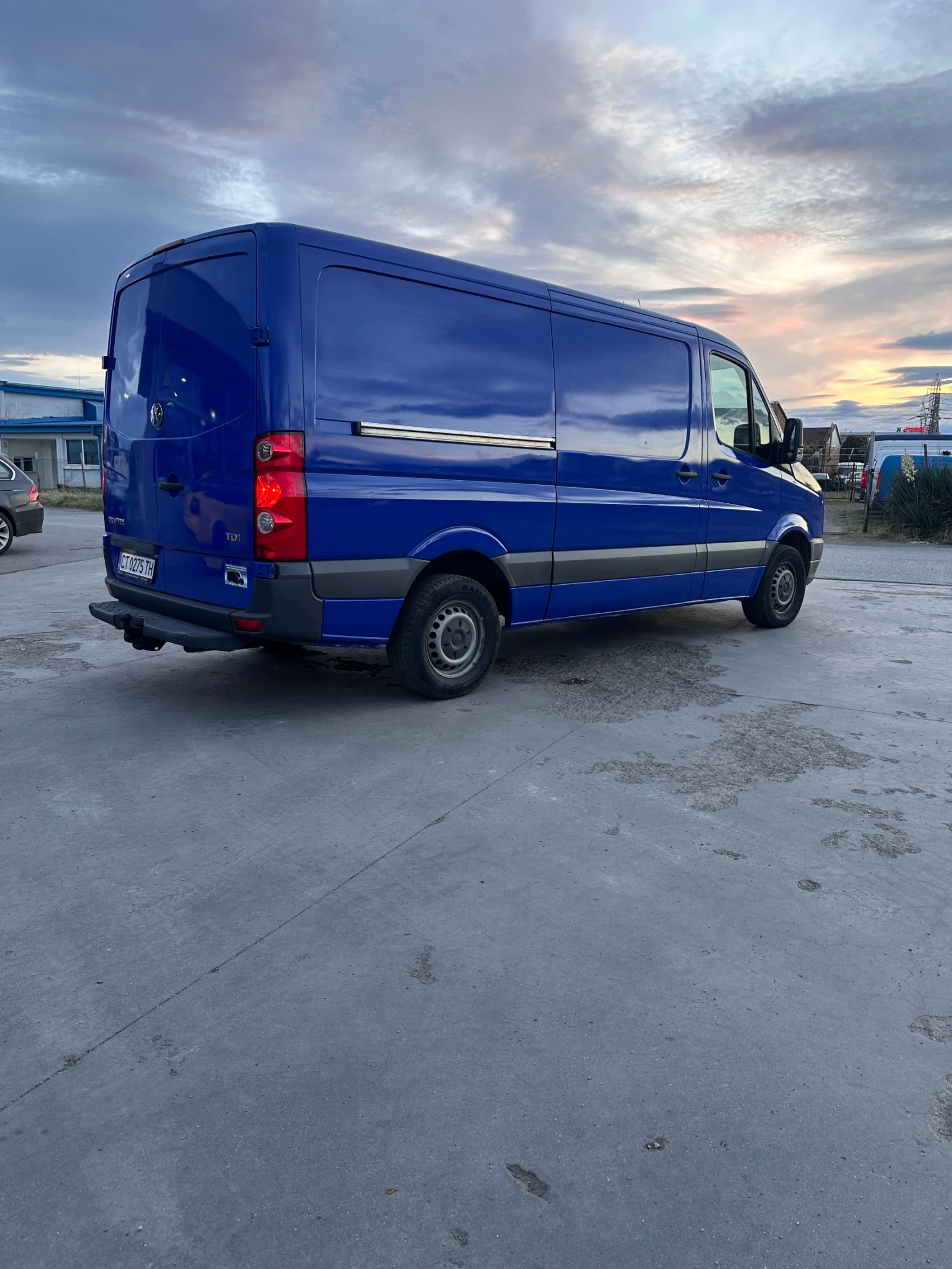 VW Crafter 2.5 TDI 136 к.с., снимка 4 - Бусове и автобуси - 56712908