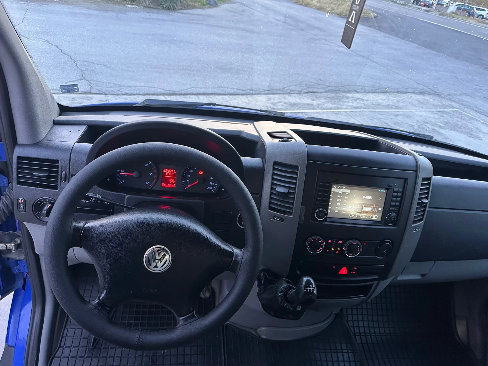 VW Crafter 2.5 TDI 136 к.с., снимка 8 - Бусове и автобуси - 56712908