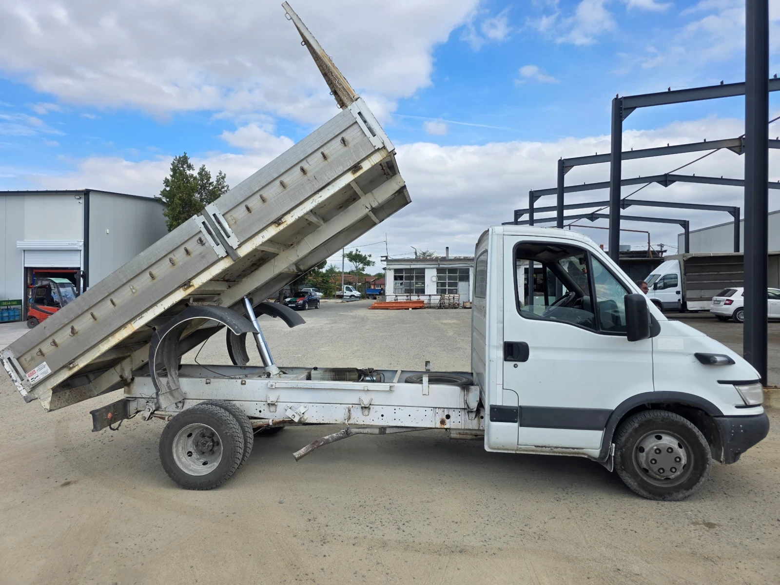 Iveco Daily Самосвал - изображение 4