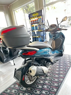Piaggio Beverly 300hpe 03.2023г., снимка 7