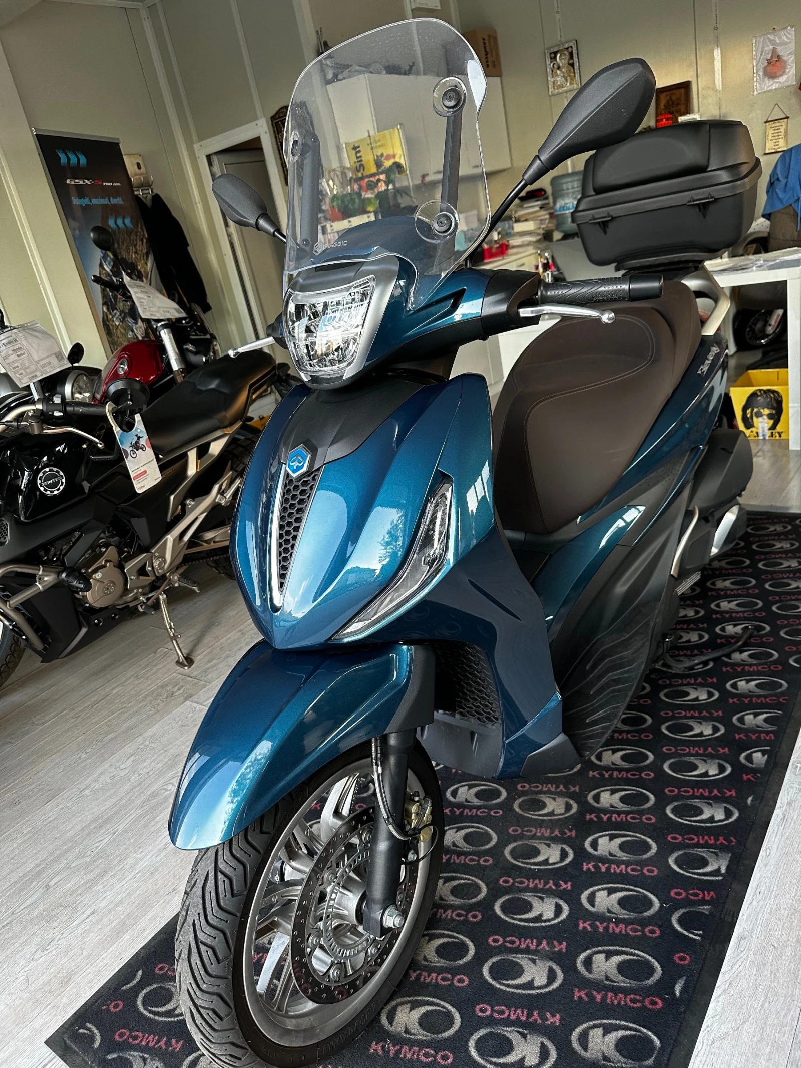 Piaggio Beverly 300hpe 03.2023г. - изображение 6