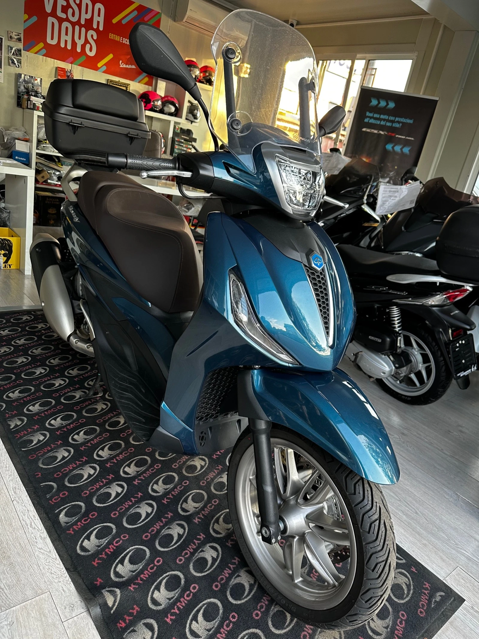 Piaggio Beverly 300hpe 03.2023г. - изображение 4