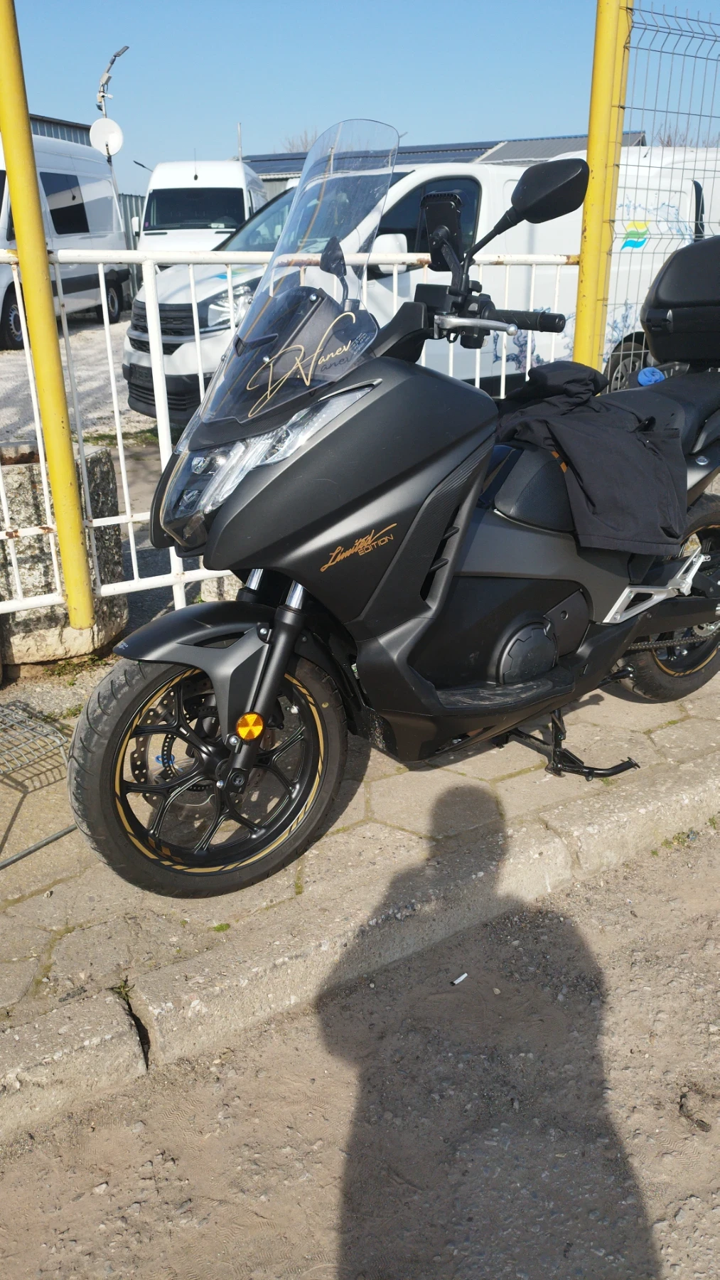 Honda Integra 750  - 9200 km.