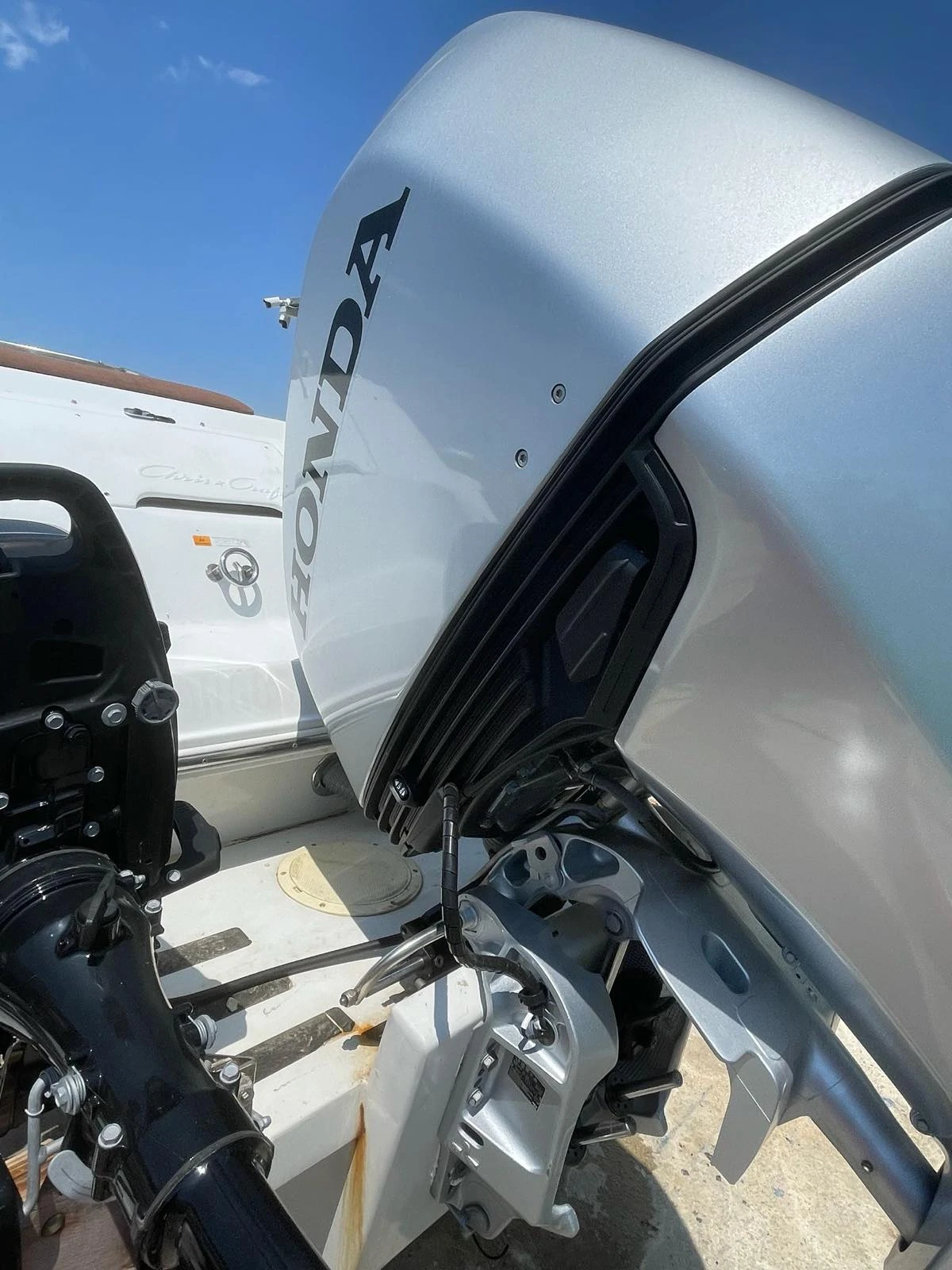 Моторна яхта Chris Craft 262 SD, снимка 8 - Воден транспорт - 54576423