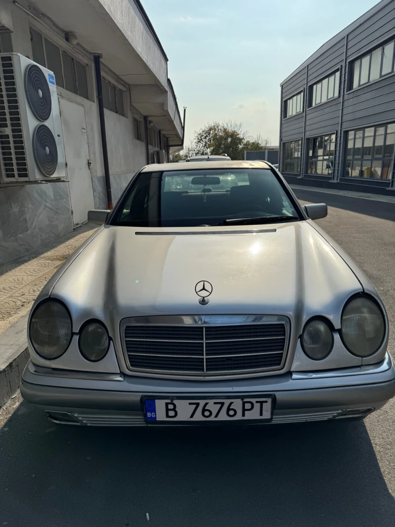 Mercedes-Benz E 200 Mercedes E200 Газ/Бензин, снимка 1 - Автомобили и джипове - 47762242