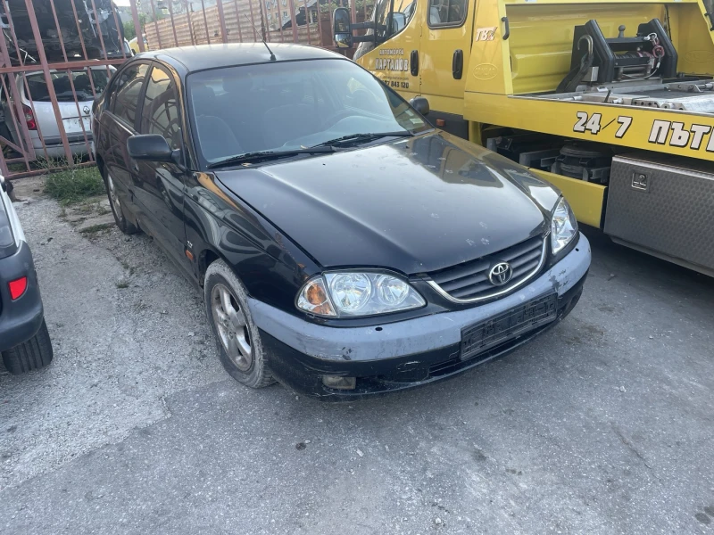 Toyota Avensis 2.0i, снимка 1 - Автомобили и джипове - 48602915