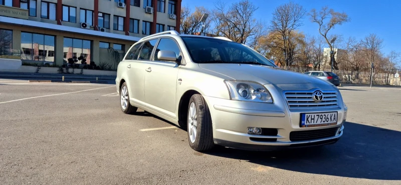 Toyota Avensis 2.0 D4D, снимка 2 - Автомобили и джипове - 48729770