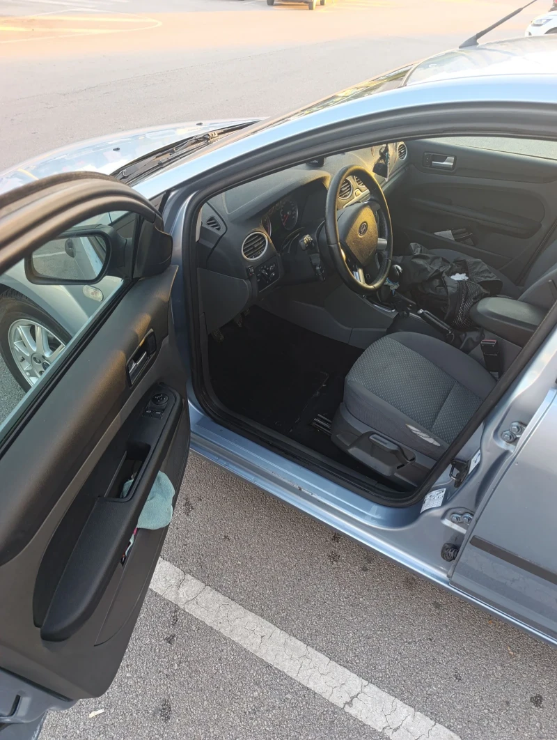 Ford Focus 1.4i LPG, снимка 9 - Автомобили и джипове - 52188465