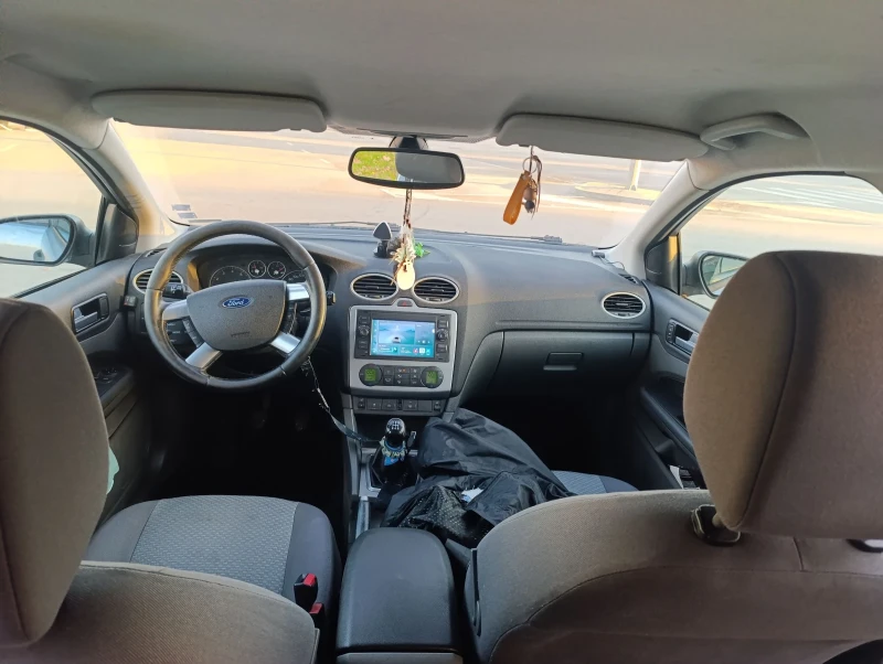 Ford Focus 1.4i LPG, снимка 8 - Автомобили и джипове - 52188465