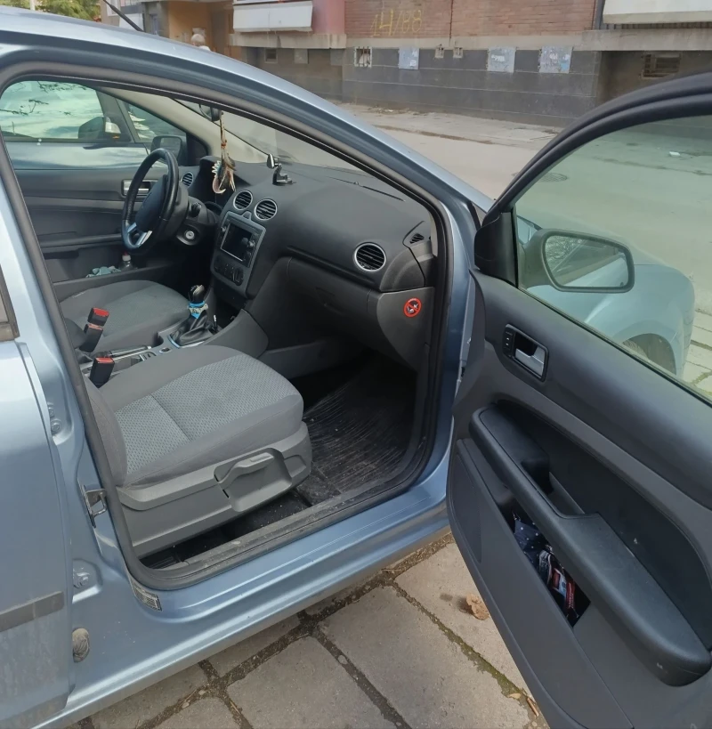 Ford Focus 1.4i LPG, снимка 9 - Автомобили и джипове - 48926645