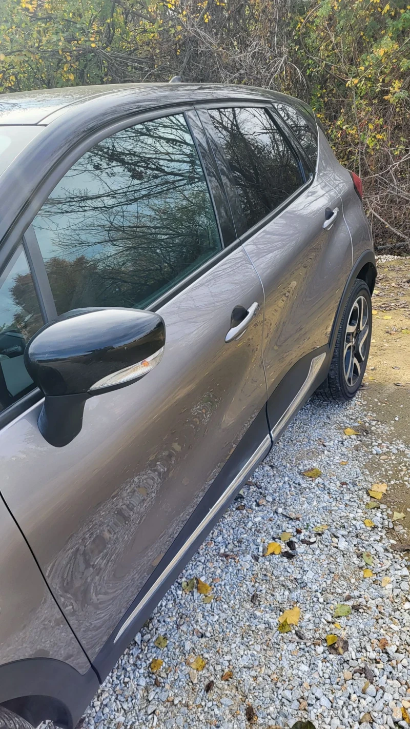 Renault Captur, снимка 4 - Автомобили и джипове - 52537314