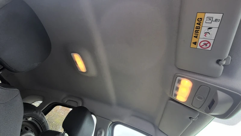 Renault Captur, снимка 15 - Автомобили и джипове - 52537314