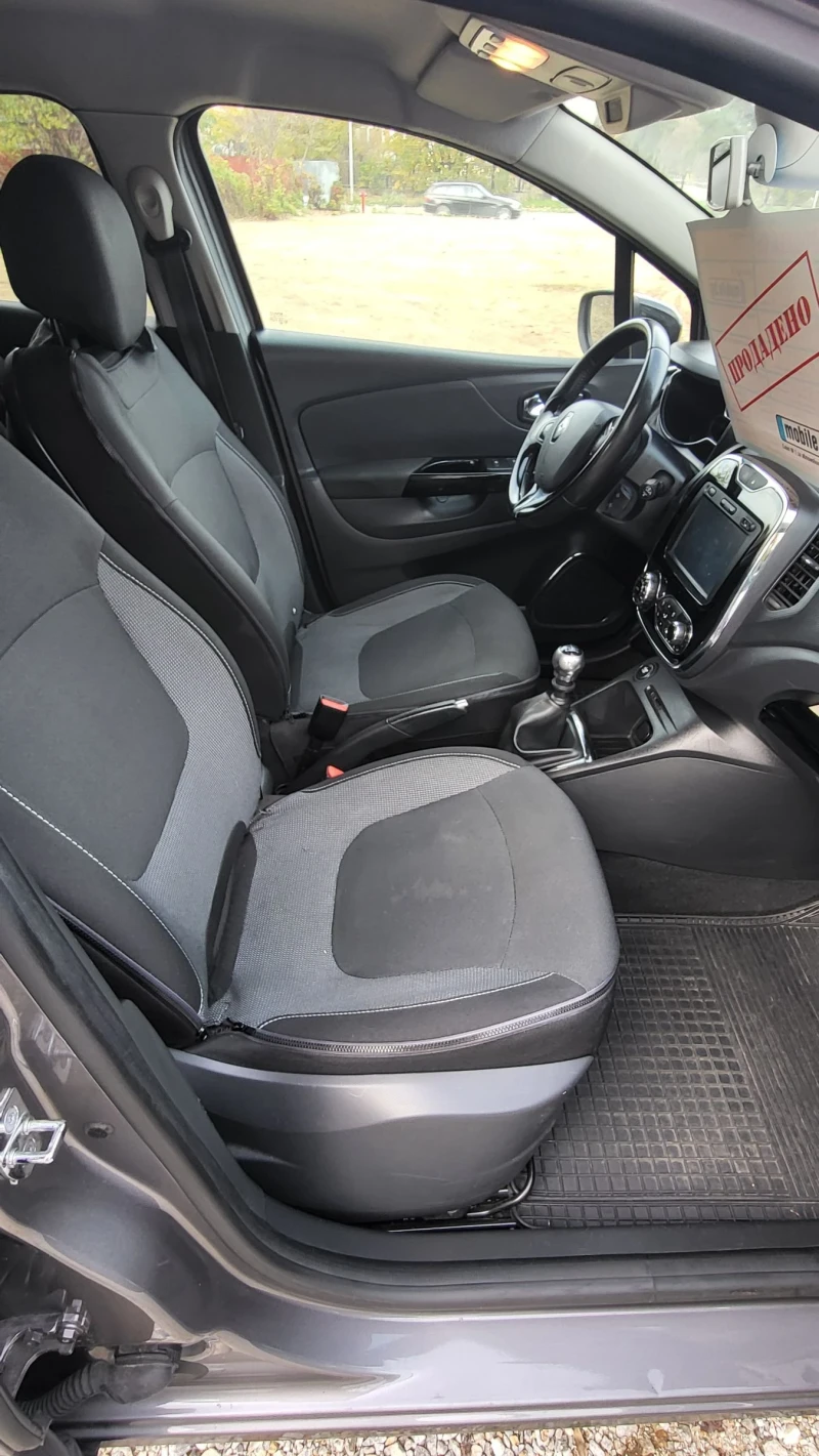 Renault Captur, снимка 14 - Автомобили и джипове - 52537314