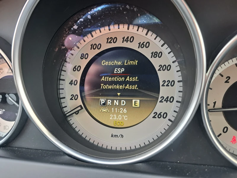 Mercedes-Benz C 220 2.2 170hp FACE/ TOP Състояние///LineAssistants/Мър, снимка 15 - Автомобили и джипове - 52648493