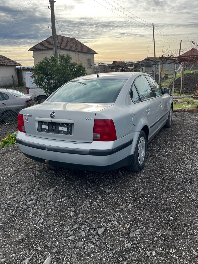 VW Passat, снимка 2 - Автомобили и джипове - 52729925