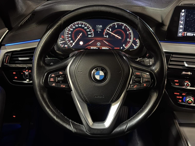 BMW 530 D  Luxury line, снимка 10 - Автомобили и джипове - 52846497