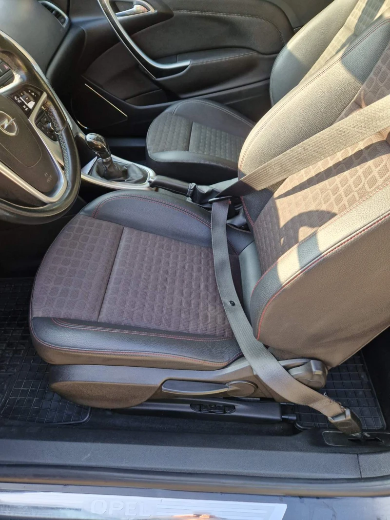 Opel Astra 1.7 GTC, снимка 7 - Автомобили и джипове - 52990694