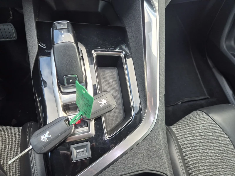 Peugeot 3008 1.5Hdi Allure , снимка 10 - Автомобили и джипове - 53043389