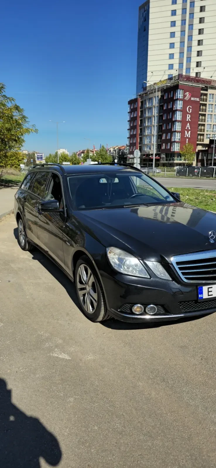 Mercedes-Benz E 200, снимка 3 - Автомобили и джипове - 47591314