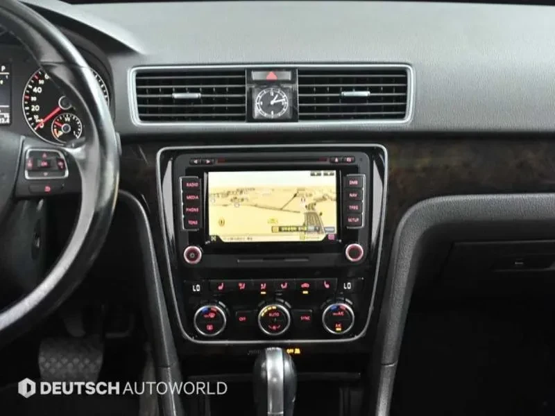 VW Passat New Passat 2.0 Tdi B7, снимка 14 - Автомобили и джипове - 55176444