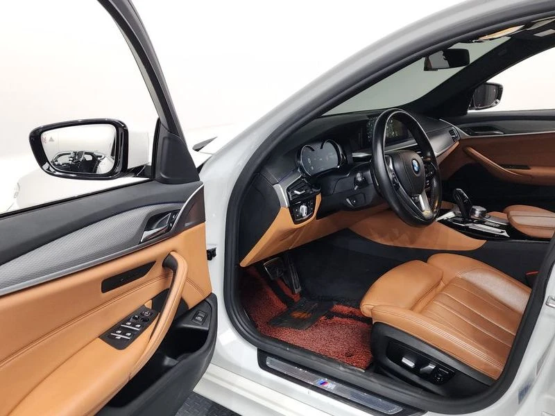 BMW 530 530I M Sports, снимка 6 - Автомобили и джипове - 55505412