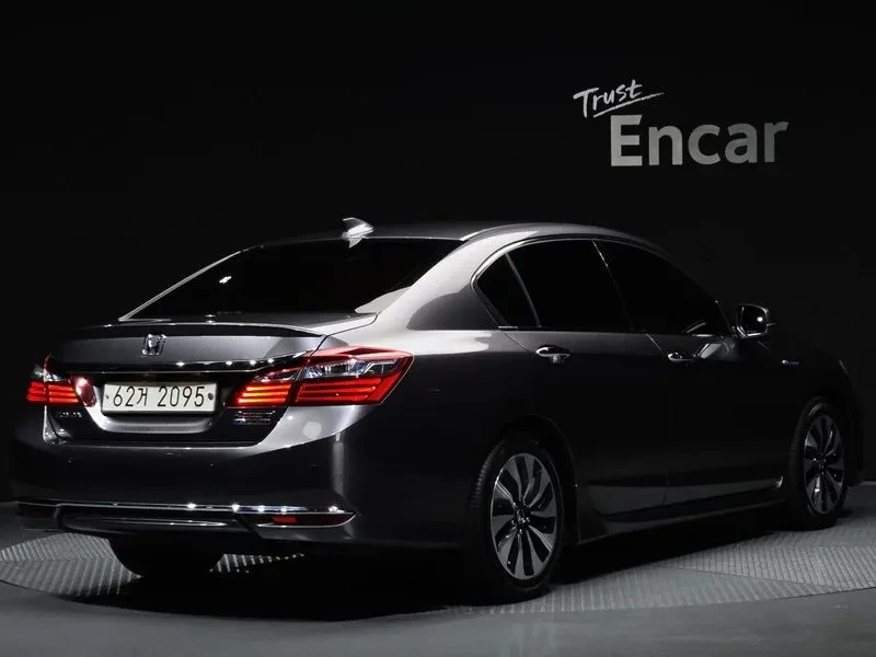 Honda Accord 2.0 Hybrid 9Th Generation, снимка 3 - Автомобили и джипове - 56069569