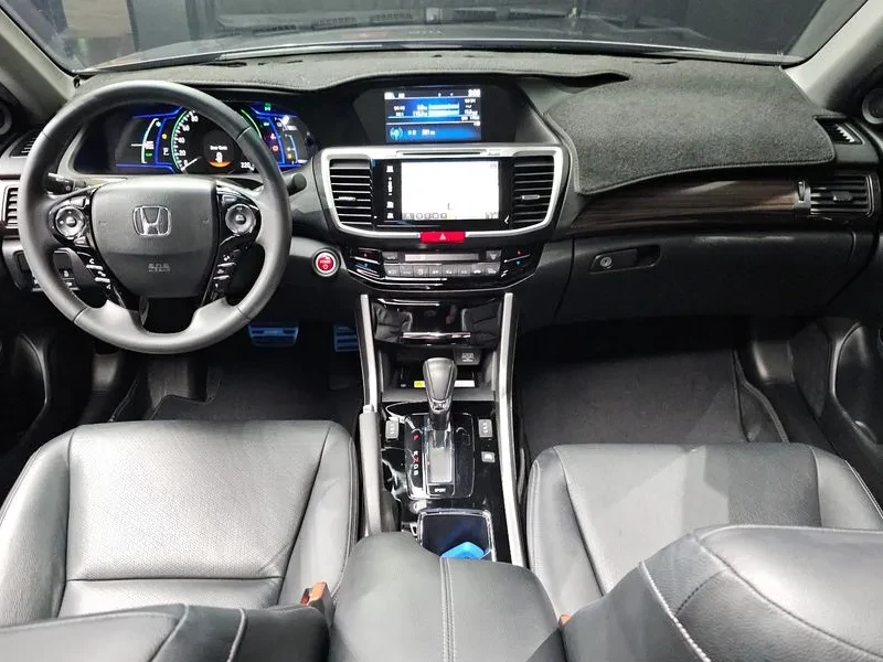 Honda Accord 2.0 Hybrid 9Th Generation, снимка 14 - Автомобили и джипове - 56069569