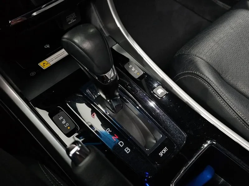 Honda Accord 2.0 Hybrid 9Th Generation, снимка 17 - Автомобили и джипове - 56069569